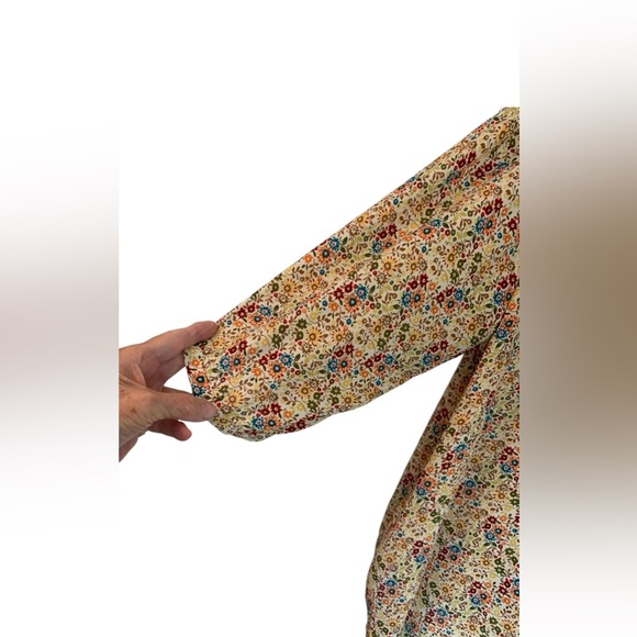 ROSE & OLIVE Plus Size Flora Top - Picture 4 of 5